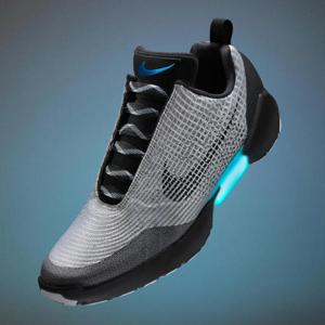 Nike все-таки выпустит самозашнуровывающиеся кроссовки