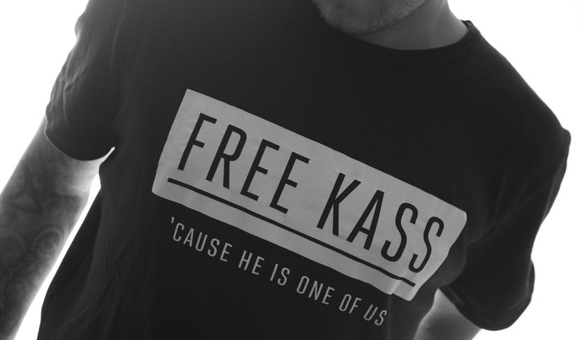 Суд разрешил блогеру Кассу выйти по УДО