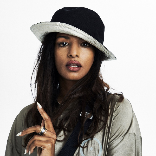 M.I.A. выпустила коллекцию одежды из фольги с защитой от 5G