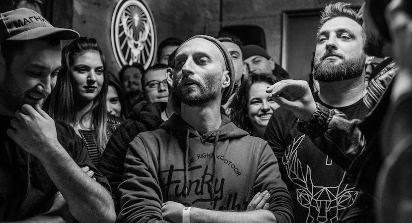 Смотрим баттл Миши Крупина и Майти Ди