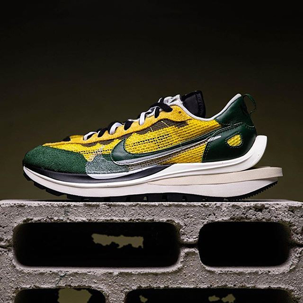 sacai vaporwaffle tour yellow