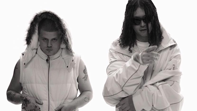Скорпионы, шпаги и печаль: Yung Lean и Bladee в клипе 