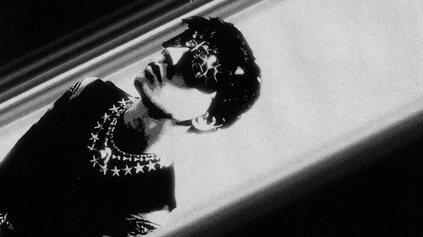 Slava Marlow ловит панические атаки в клипе "О2"