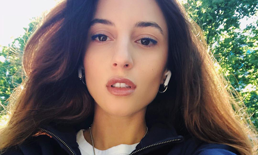 Kristina Si выпустила песню "Вечериночка"