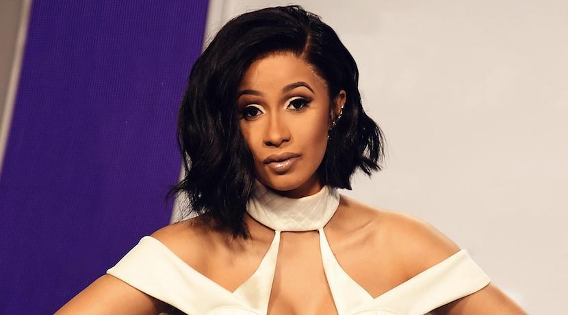 В твиттере Cardi B нашлось видео, где она поет порусски