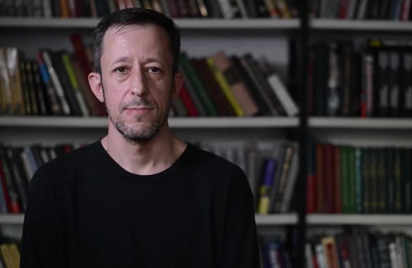 "Передо мной в пакете Дикси лежит отрезанная голова", — так начинается ...